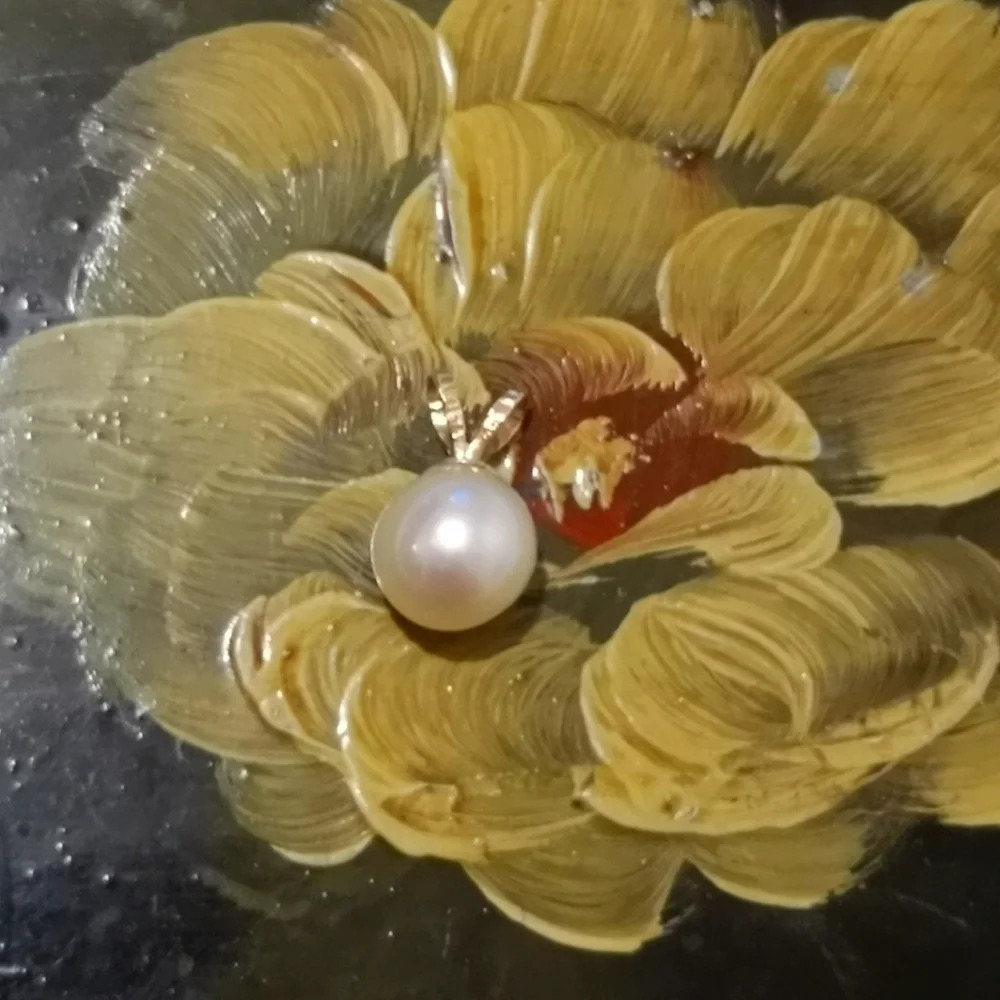 ✨ 14k Gold & Lustrous Natural Pearl Pendant ✨